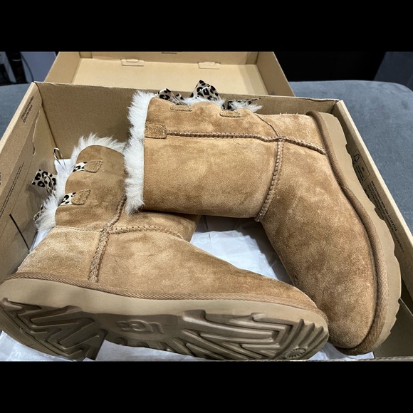 UGG Bailey Bow Leopard Tan boots, Comfy and cute! - Picture 7 of 9